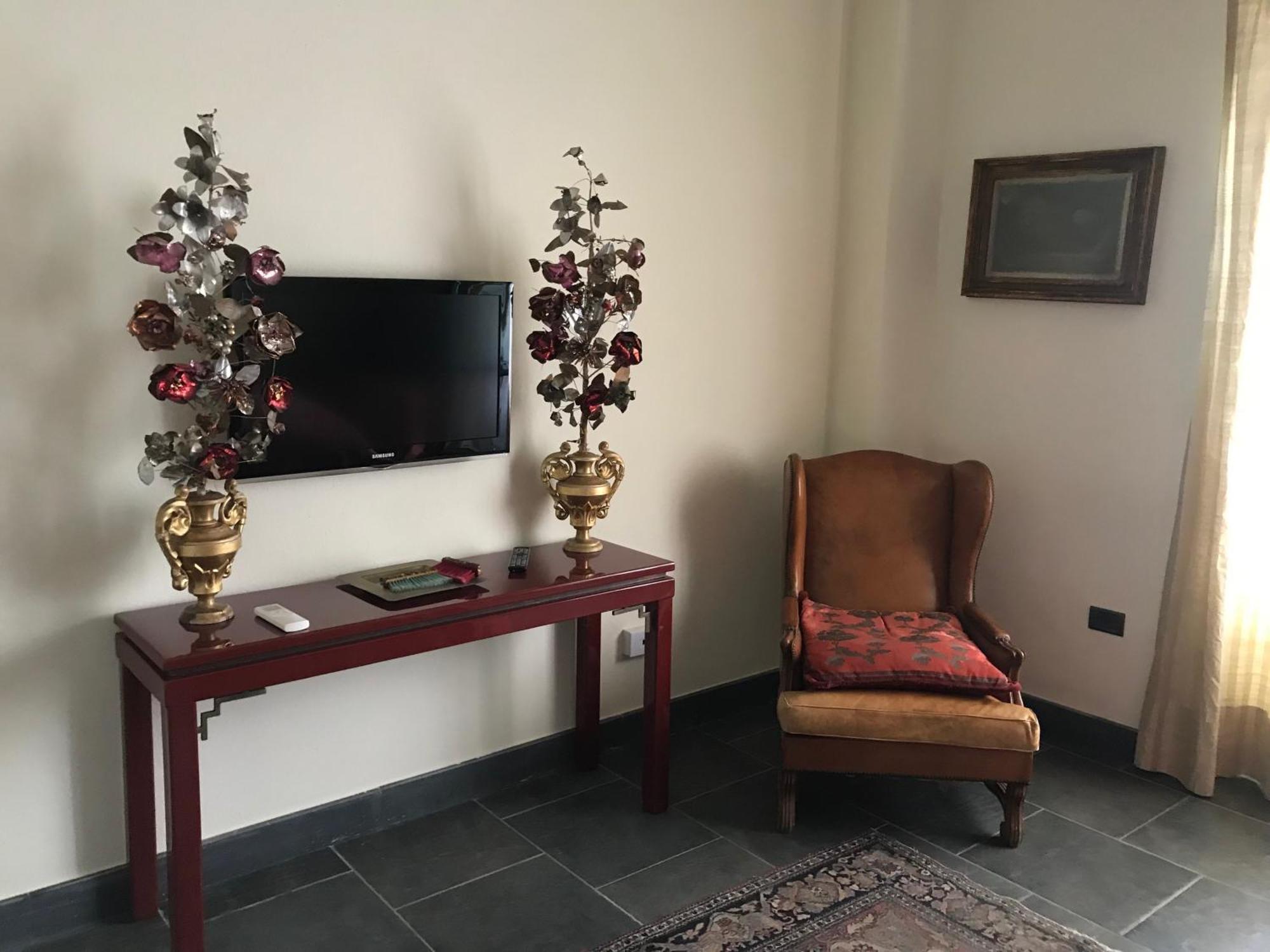 Borgo Antico XIX Sec. Panzió Gesturi Kültér fotó